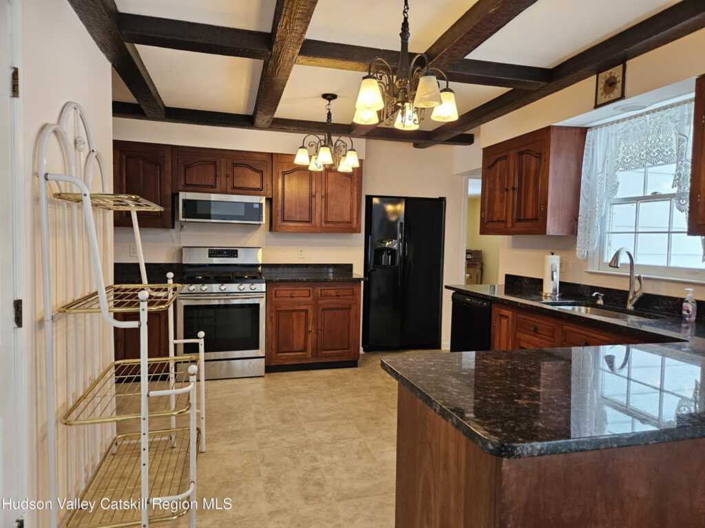 14 Garden Court, Saugerties, NY 12477 - Photo 11 of 27