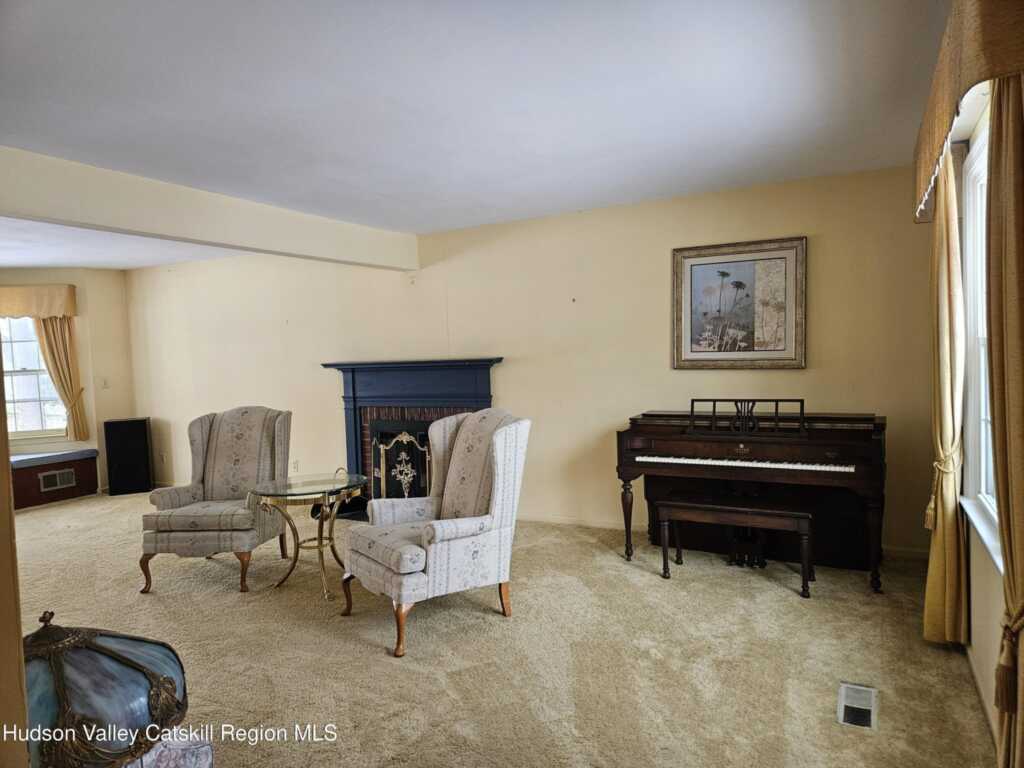 14 Garden Court, Saugerties, NY 12477 - Photo 3 of 27