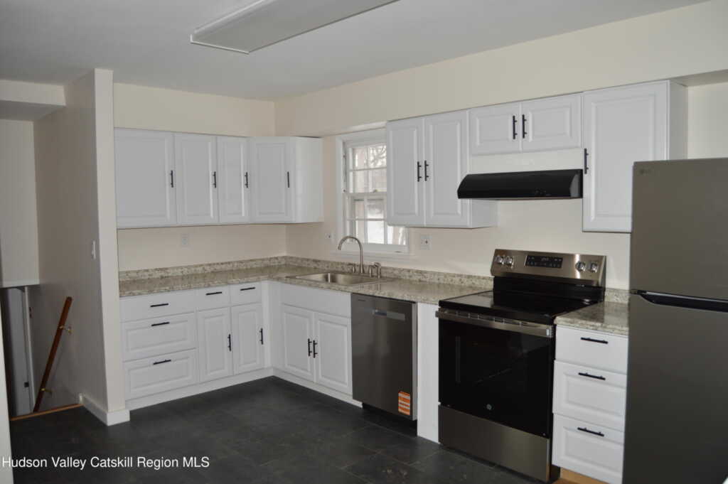 108 Flower Hill, Kingston, NY 12401 - Photo 2 of 21