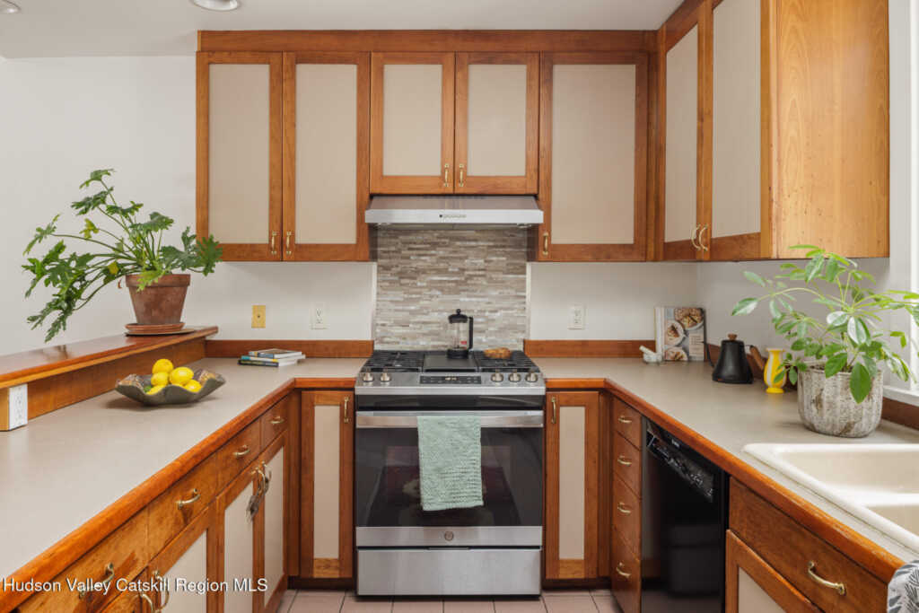 52 Meher Circle, Woodstock, NY 12498 - Photo 8 of 38