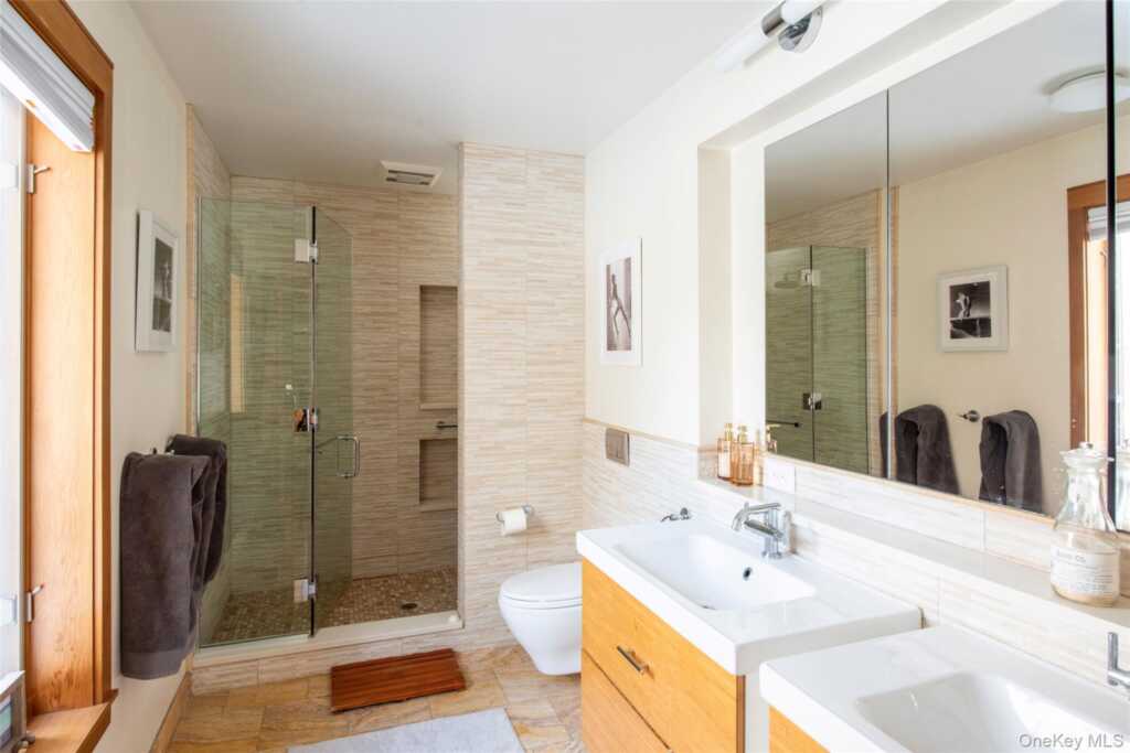 195 Vlei Road, Rhinebeck, NY 12572 - Photo 12 of 34