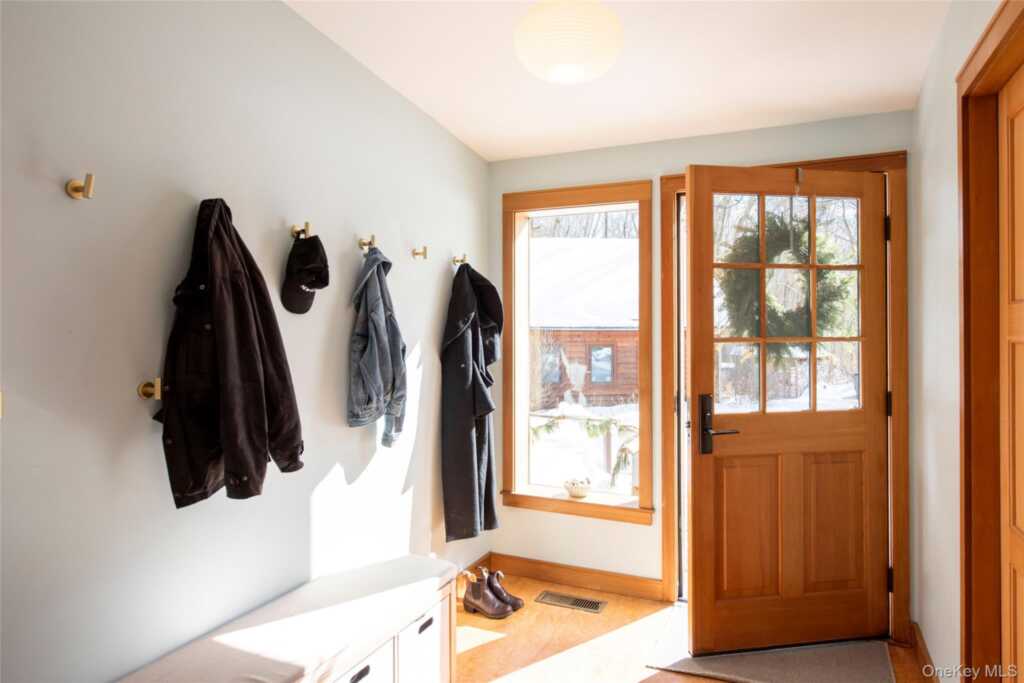 195 Vlei Road, Rhinebeck, NY 12572 - Photo 29 of 34