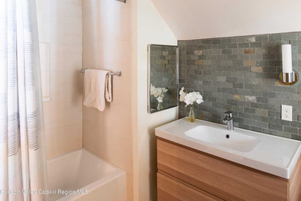 195 Vlei Road, Rhinebeck, NY 12572 - Photo 18 of 24