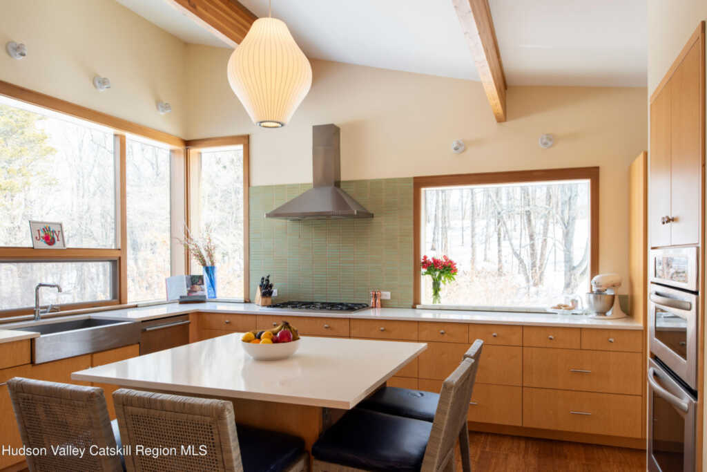 195 Vlei Road, Rhinebeck, NY 12572 - Photo 7 of 24