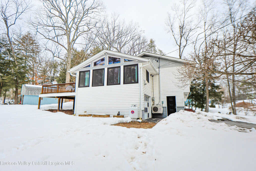 3 Martha'S Court, Saugerties, NY 12477 - Photo 3 of 34