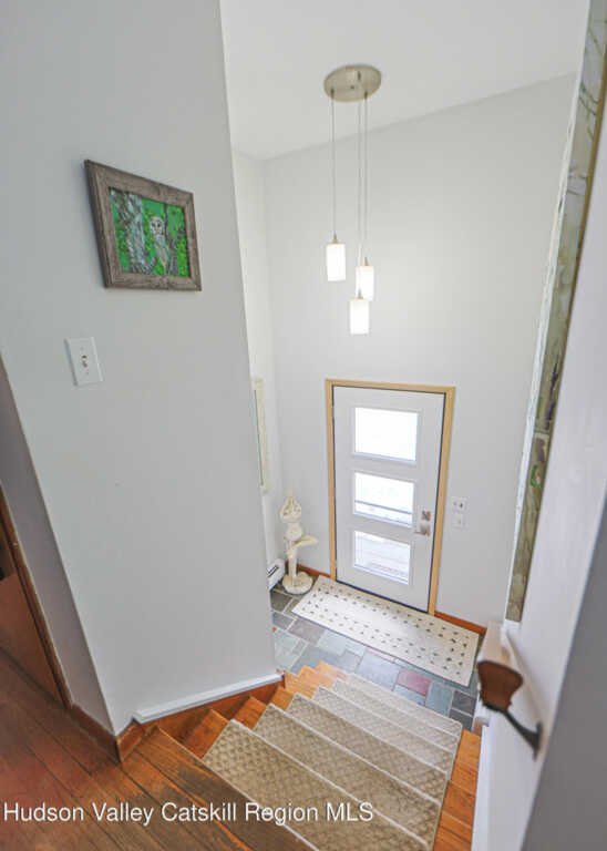 3 Martha'S Court, Saugerties, NY 12477 - Photo 4 of 34