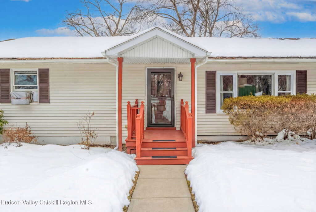 538 Mtn View Avenue, Hurley, NY 12443 - Photo 2 of 19