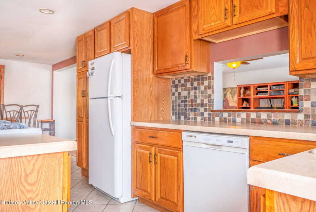 538 Mtn View Avenue, Hurley, NY 12443 - Photo 6 of 19