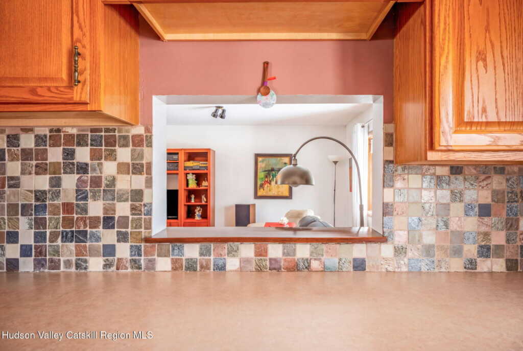 538 Mtn View Avenue, Hurley, NY 12443 - Photo 7 of 19