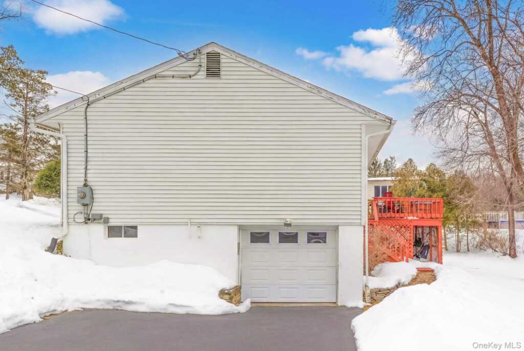 538 Mountain View Avenue, Hurley, NY 12443 - Photo 11 of 19