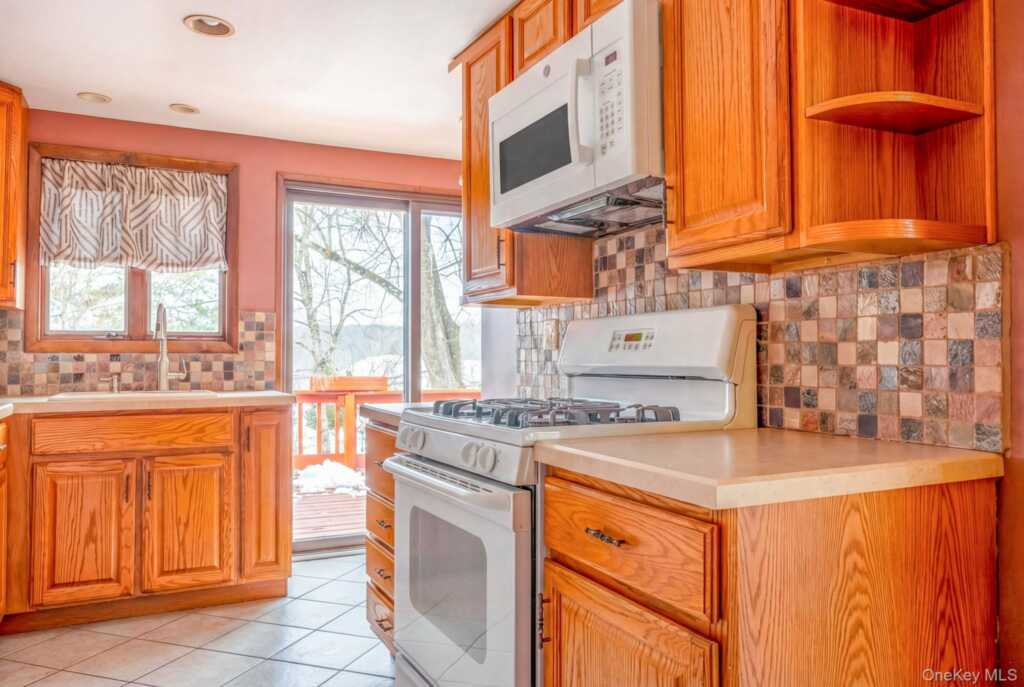 538 Mountain View Avenue, Hurley, NY 12443 - Photo 14 of 19