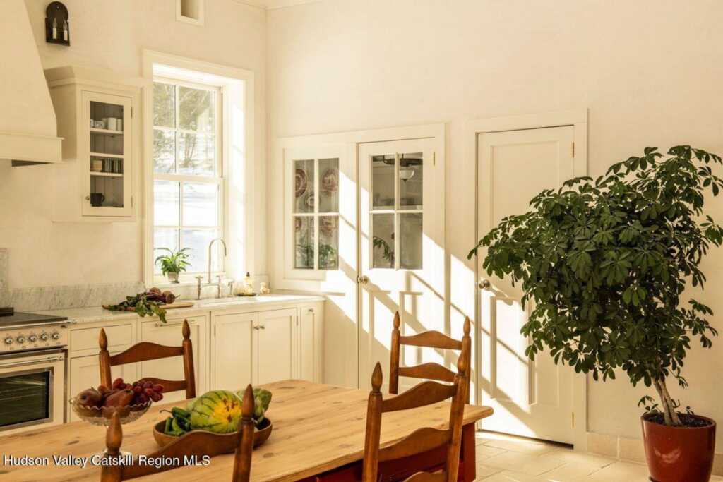 401 Buck Road, Stone Ridge, NY 12484 - Photo 4 of 32