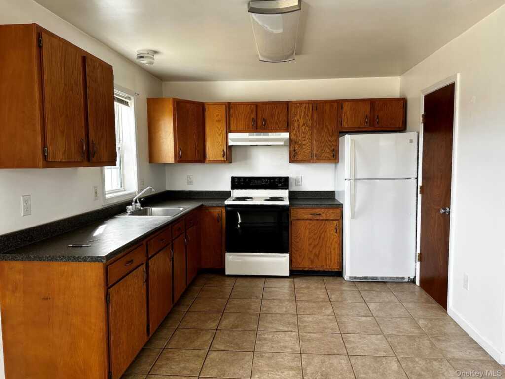 376 Route 32, New Paltz, NY 12561 - Photo 3 of 16