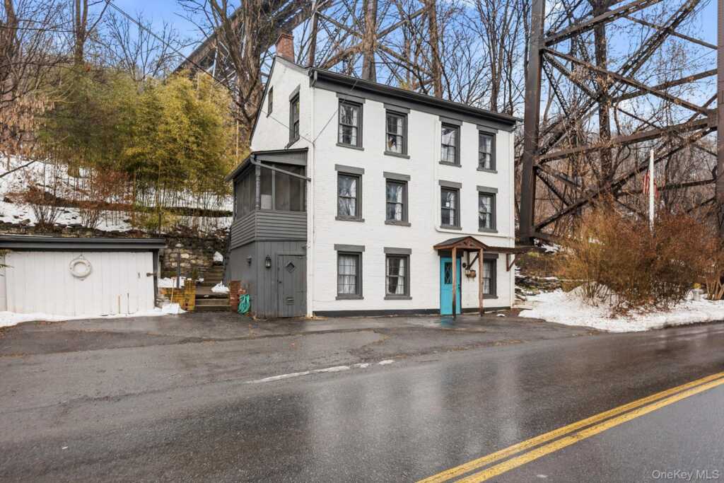 465 Abeel Street, Kingston, NY 12401 - Photo 2 of 29