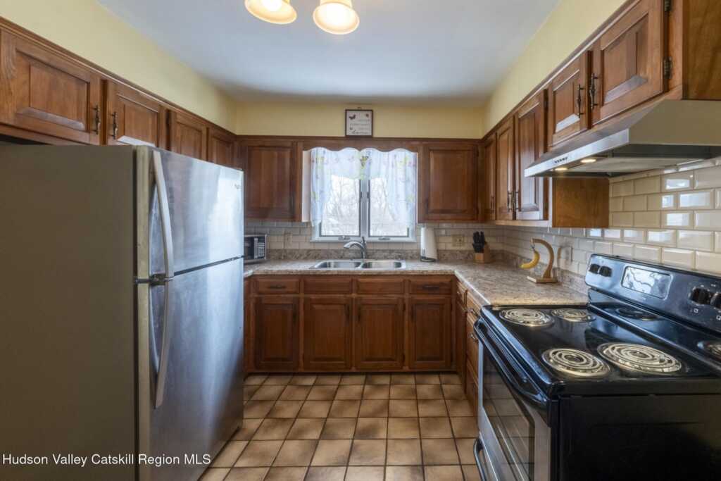 2 Clifton Terrace, Kingston, NY 12401 - Photo 13 of 42