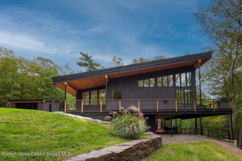 10 Hidden Mountain Lane, Stone Ridge, NY 12484