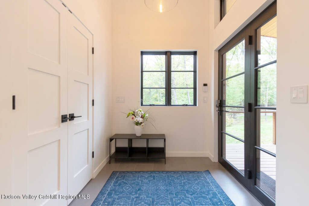 10 Hidden Mountain Lane, Stone Ridge, NY 12484 - Photo 5 of 50