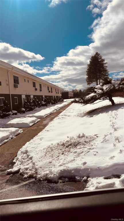 881 Albany Post Road, Unit #17, New Paltz, NY 12561