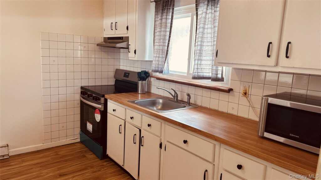 881 Albany Post Road, Unit #17, New Paltz, NY 12561 - Photo 5 of 16