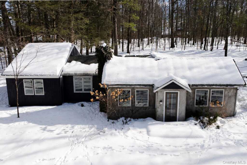 171 W Hurley Road, Hurley, NY 12498 - Photo 2 of 35