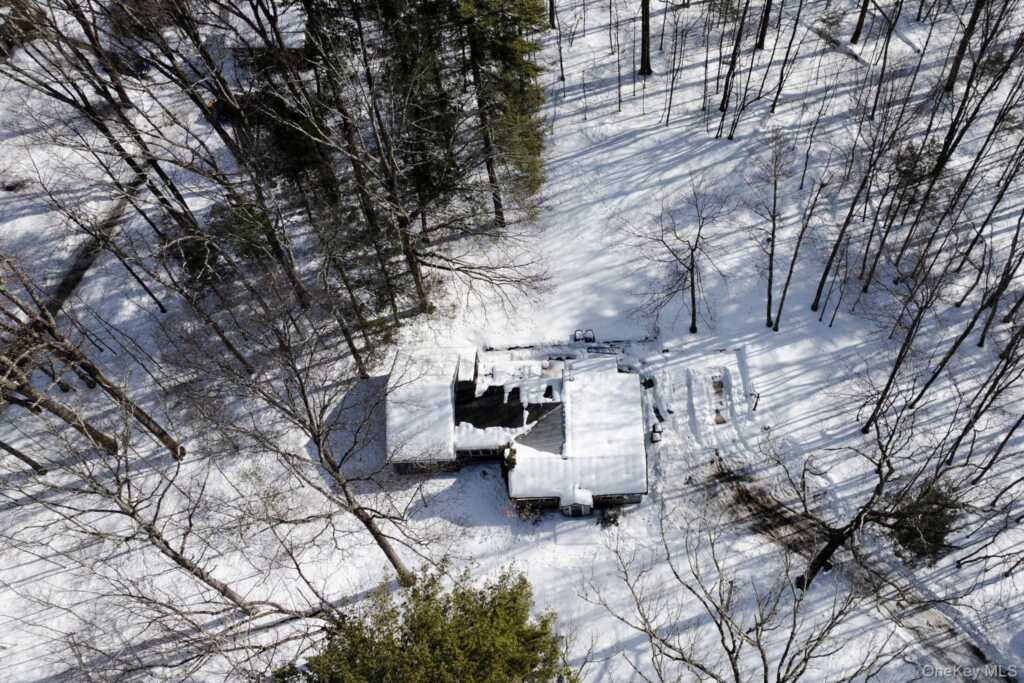 171 W Hurley Road, Hurley, NY 12498 - Photo 4 of 35