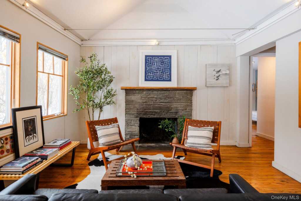 171 W Hurley Road, Hurley, NY 12498 - Photo 6 of 35