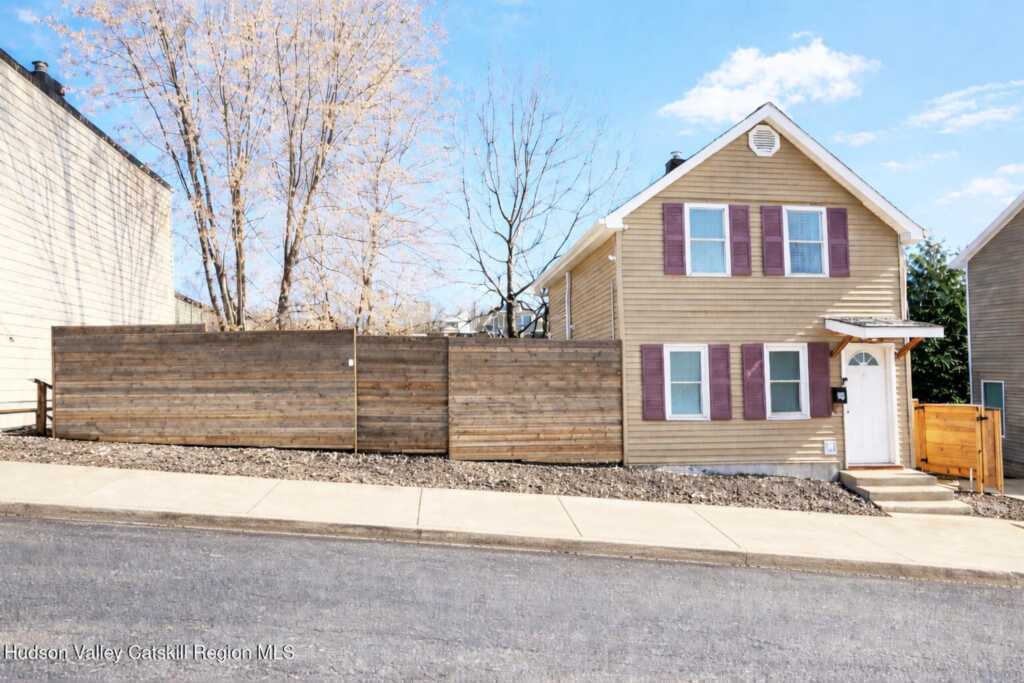 30 Sycamore Street, Kingston, NY 12401 - Photo 2 of 28