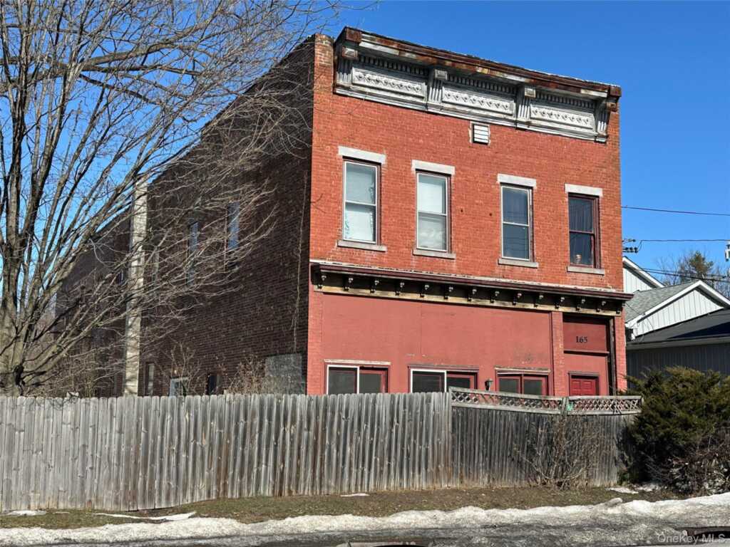 165 Ulster Avenue, Unit #8, Saugerties, NY 12477 - Photo 2 of 29