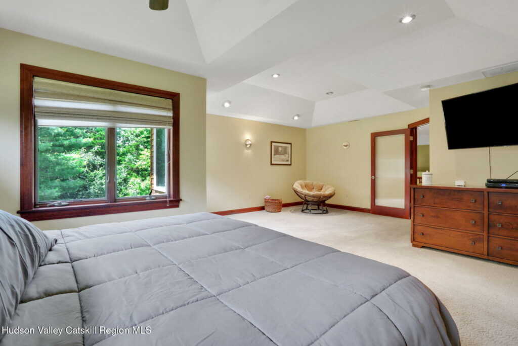 374 Linderman Avenue, Kingston, NY 12401 - Photo 15 of 29