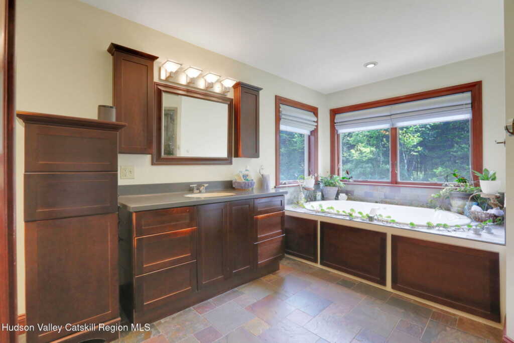 374 Linderman Avenue, Kingston, NY 12401 - Photo 18 of 29