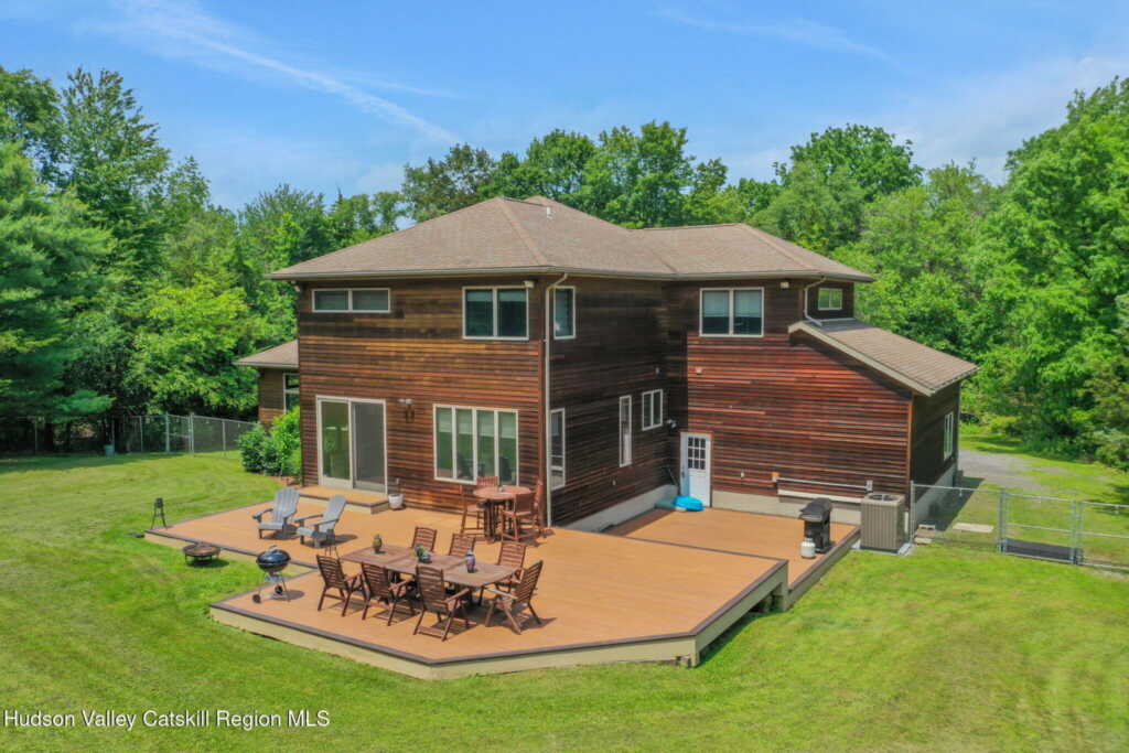 374 Linderman Avenue, Kingston, NY 12401 - Photo 2 of 29