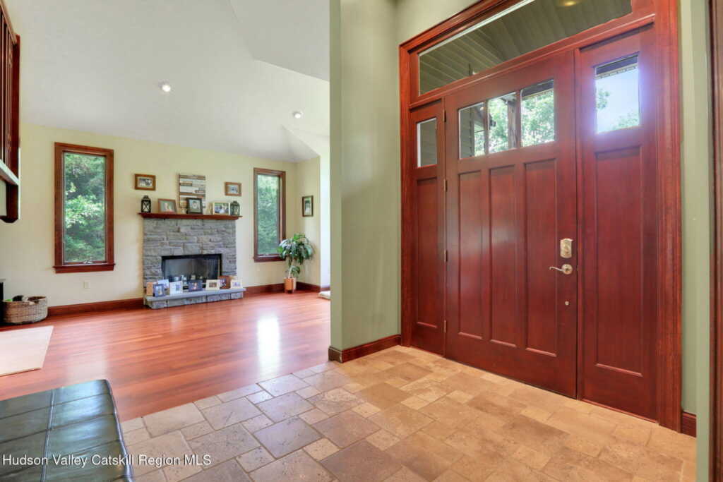 374 Linderman Avenue, Kingston, NY 12401 - Photo 7 of 29