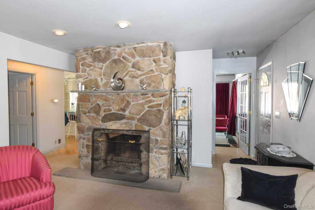 94 Hill Top Road, Rhinebeck, NY 12572 - Photo 4 of 28