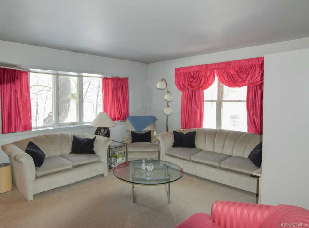 94 Hill Top Road, Rhinebeck, NY 12572 - Photo 5 of 28