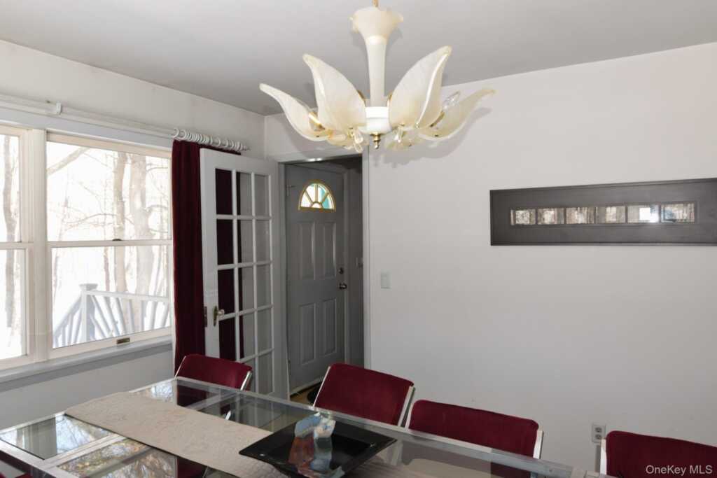 94 Hill Top Road, Rhinebeck, NY 12572 - Photo 7 of 28