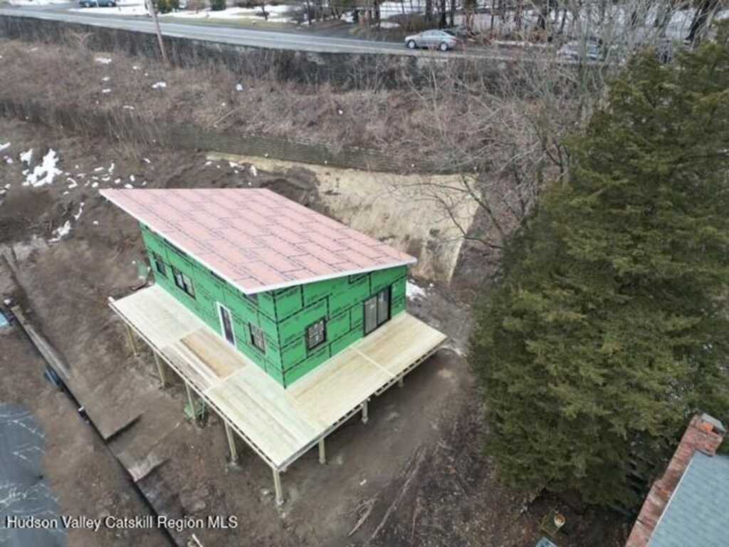 33 Valley Street, Saugerties, NY 12477 - Photo 2 of 9