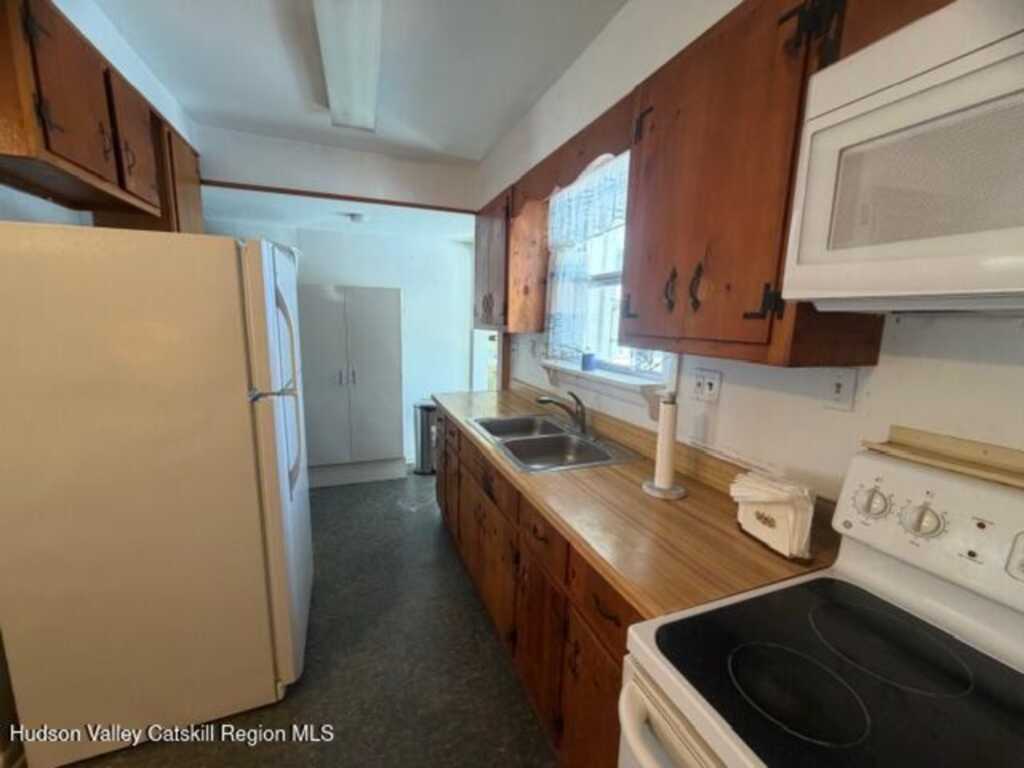 44 Browning Terrace, Kingston, NY 12401 - Photo 2 of 17