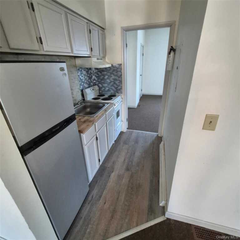 83 Franklin Street, Unit #309, Kingston, NY 12401 - Photo 5 of 11