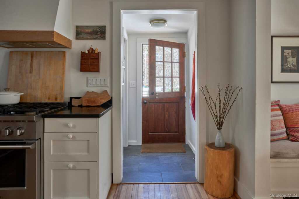 41 Grinnell Street, Rhinebeck, NY 12574 - Photo 10 of 23