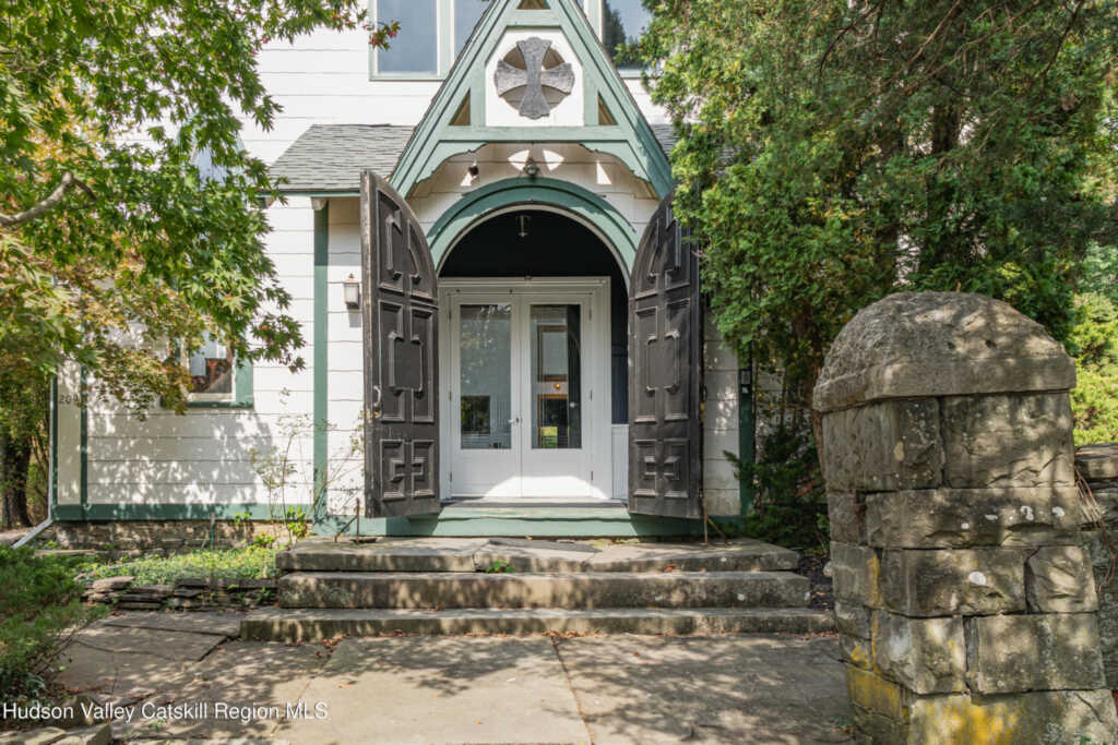 209-211 Fishcreek Road, Saugerties, NY 12477 - Photo 4 of 47