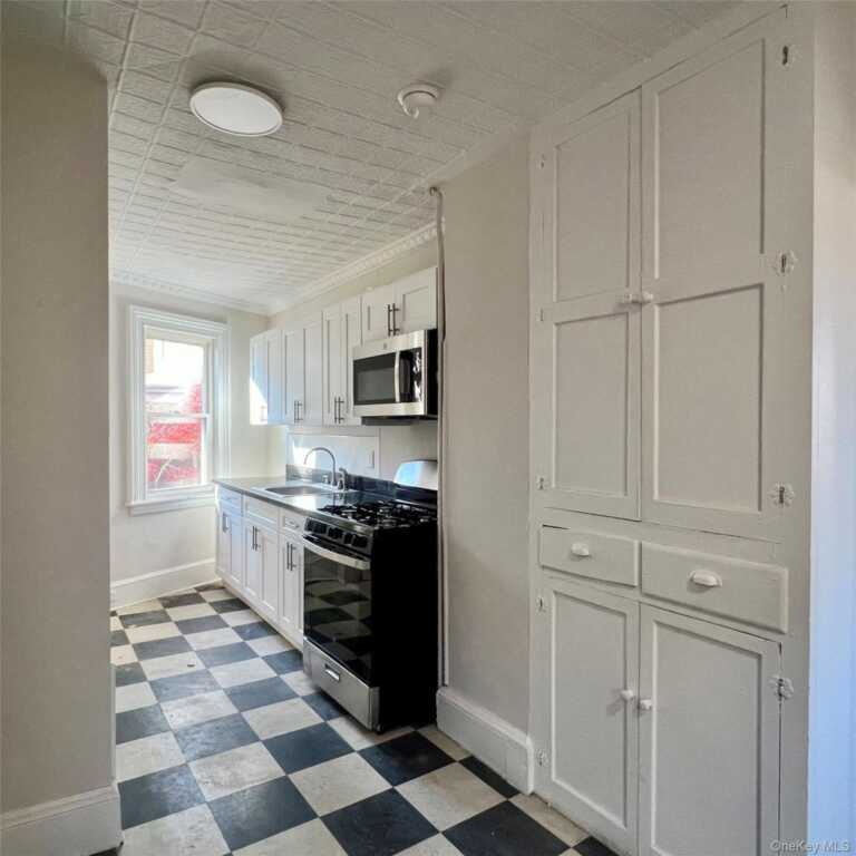 140 Albany Avenue, Unit #2, Kingston, NY 12401 - Photo 2 of 17