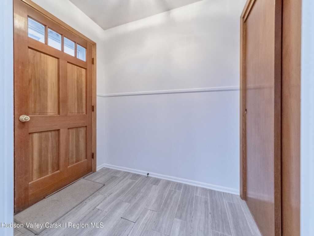 30 Redwood Road, Saugerties, NY 12477 - Photo 2 of 31