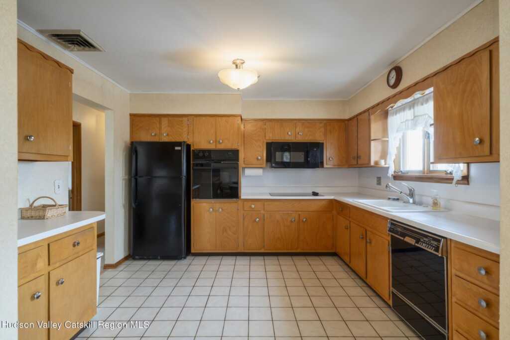 101 Florence Street, Kingston, NY 12401 - Photo 18 of 44