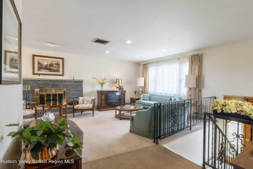 101 Florence Street, Kingston, NY 12401 - Photo 7 of 44