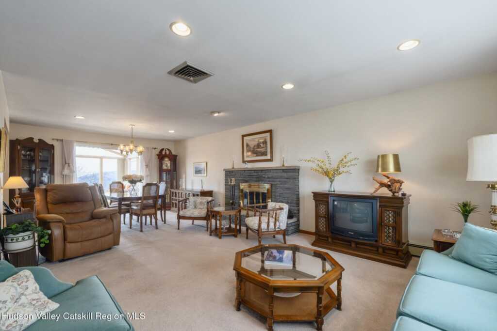 101 Florence Street, Kingston, NY 12401 - Photo 8 of 44