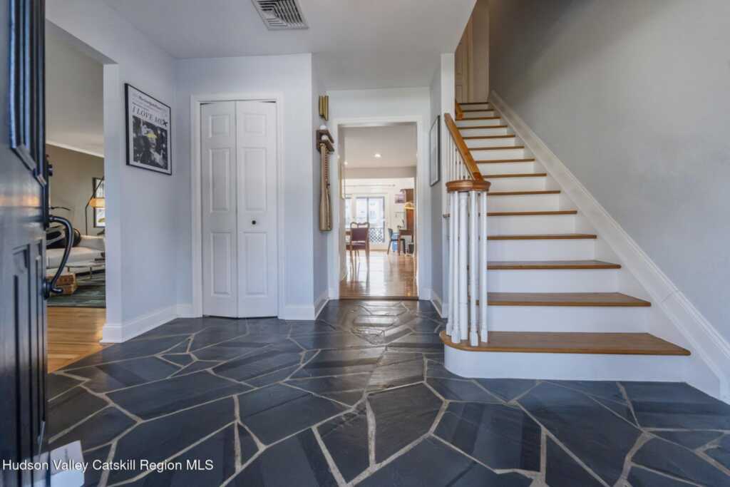 36 Arnold Drive, Kingston, NY 12401 - Photo 5 of 48