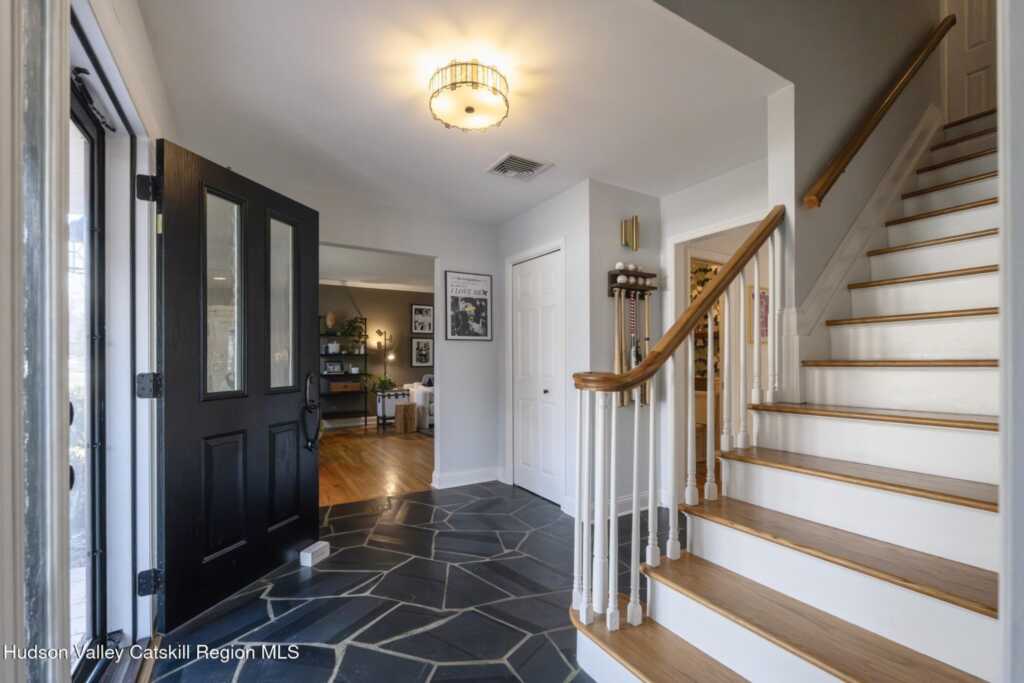 36 Arnold Drive, Kingston, NY 12401 - Photo 6 of 48