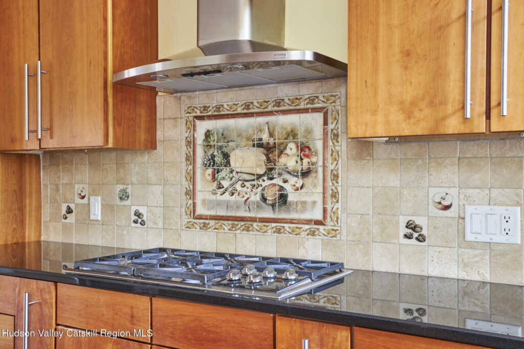 203 Silver Lake Road, Rhinebeck, NY 12572 - Photo 13 of 46