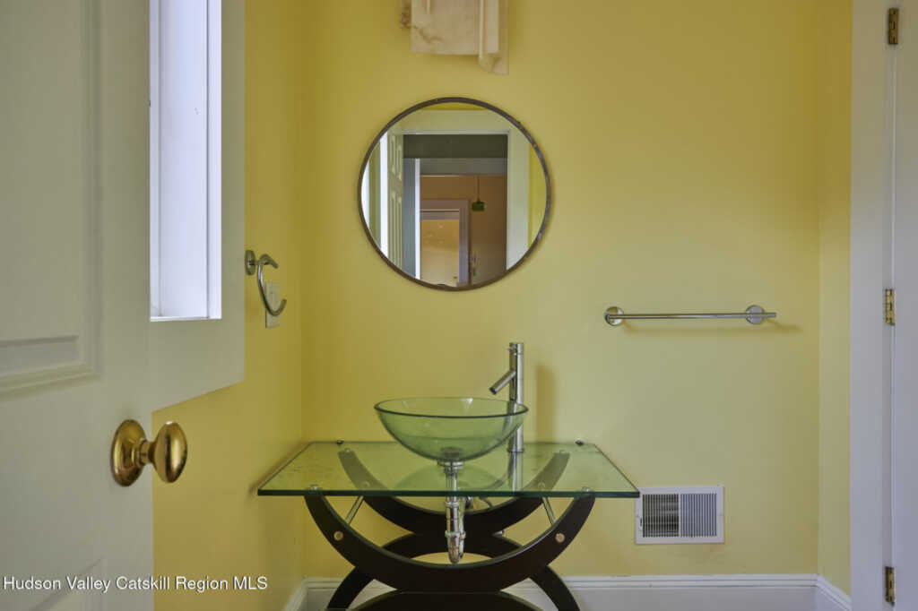 203 Silver Lake Road, Rhinebeck, NY 12572 - Photo 17 of 46