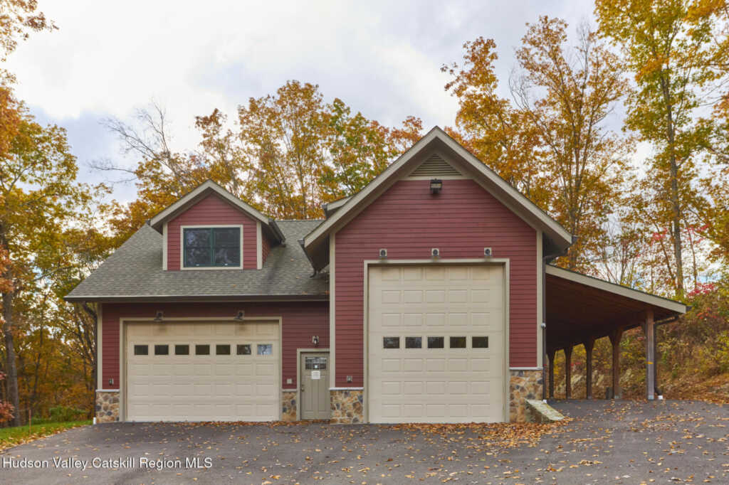 203 Silver Lake Road, Rhinebeck, NY 12572 - Photo 5 of 46